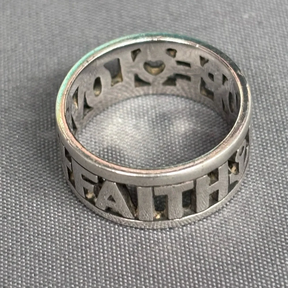 James Avery Retired Faith Hope Love Sterling Silver Ring (DG7157509) Size 10 - Picture 2 of 4